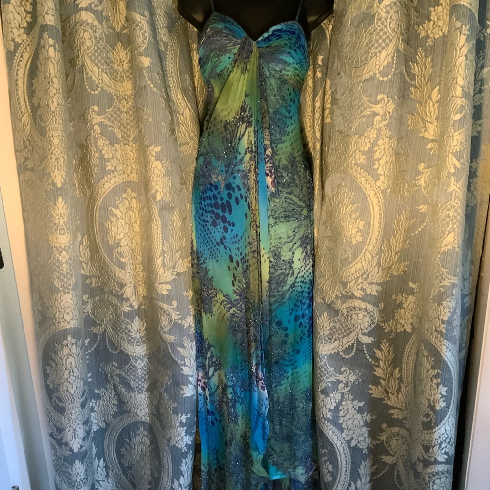 SUE WONG ORIGINAL SEQUINS GOWN, SHOULDER ADJUSTABLE STRAPS. SIDE ZIPPER